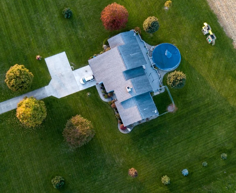 Enhancing Kentucky’s Landscapes: Prime Cut Lawn & Landscaping Leads the Way in Commercial Services